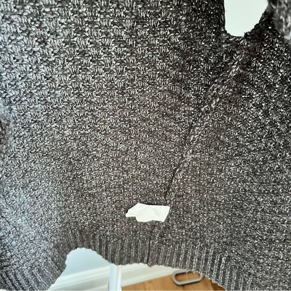 AX Armani Exchange knit sweater vest with removable faux fur collar - size small - Picture 4 of 11